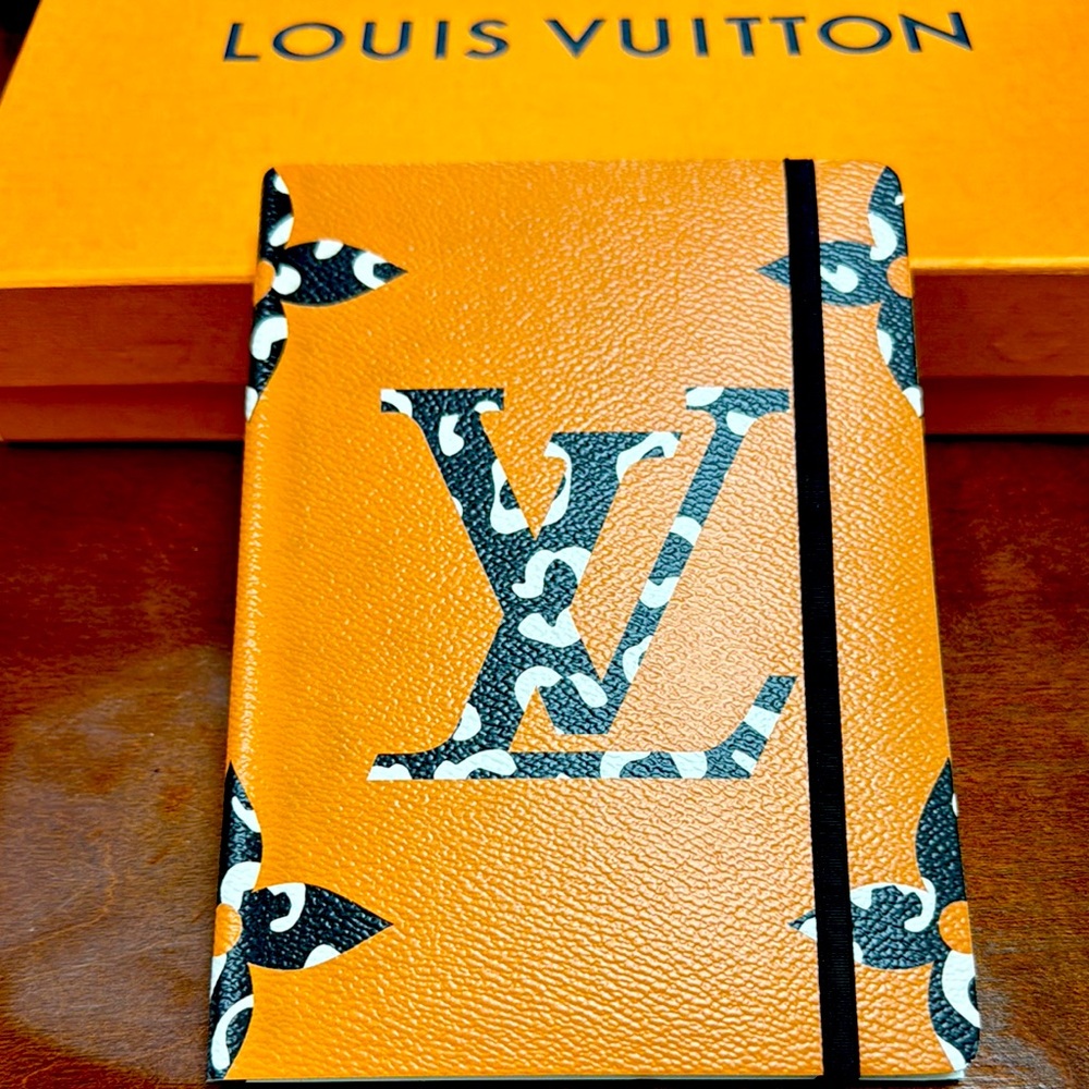 Louis Vuitton Giant Jungle Clemence Notebook